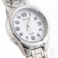 Reloj de Pulsera CASIO LTP-1310 Analógico para Mujer Color Blanco Correa Acero inoxidable width = 