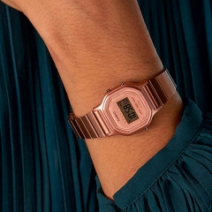 Reloj de Pulsera CASIO LA-11WR-5AEF Digital para Mujer Color Salmon Correa Acero inoxidable width = 